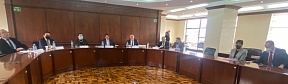 La mesa redonda con expertos ecuatorianos sobre la situación en Ucrania
