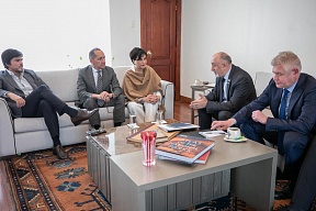 Reunión del Embajador de Rusia con la Ministra de Relaciones Exteriores y Movilidad Humana de Ecuador