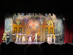 El ballet de San Petersburgo deleitó al público ecuatoriano con su actuación
